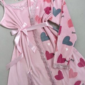 قميص نوم مع روب باللون الزهر قلوب